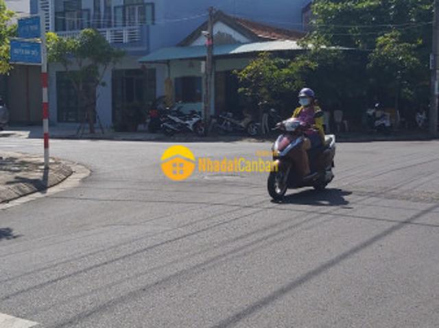 Nhà mặt phố bán
