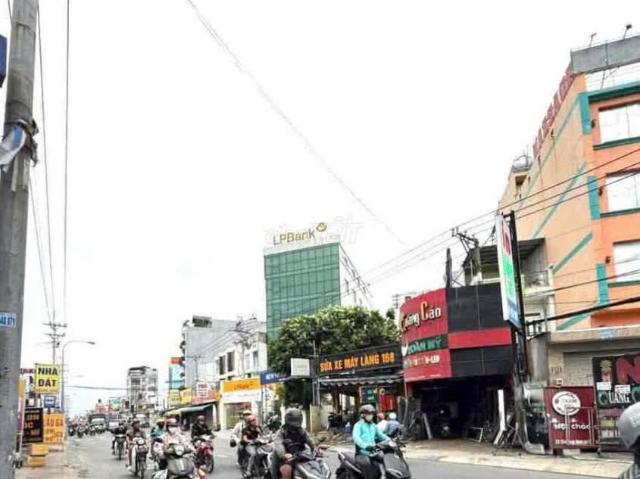 Nhà mặt phố bán tại Khuôn viên UBND Thành phố Hồ Chí Minh, Thành phố Hồ Chí Minh