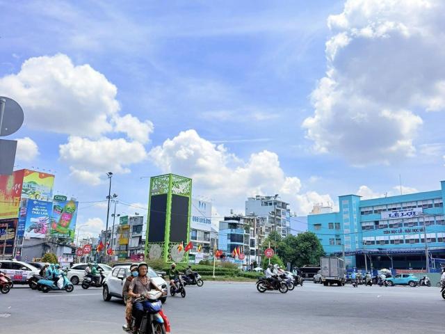 Nhà mặt phố bán