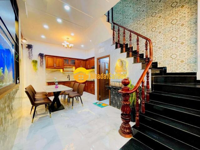 Nhà mặt phố bán