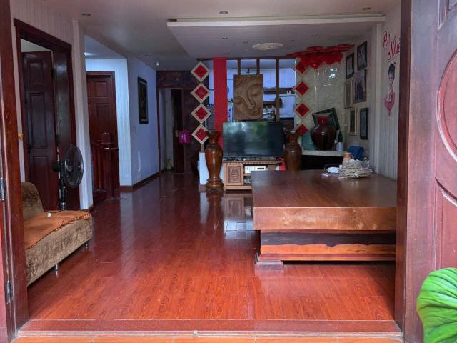 Nhà mặt phố bán