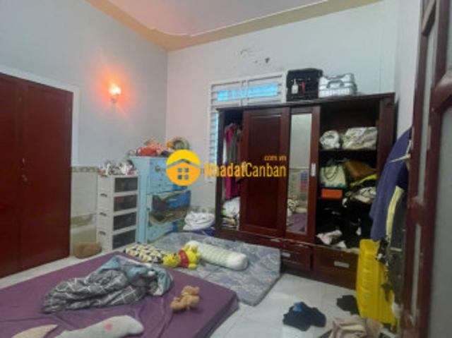 Nhà mặt phố bán