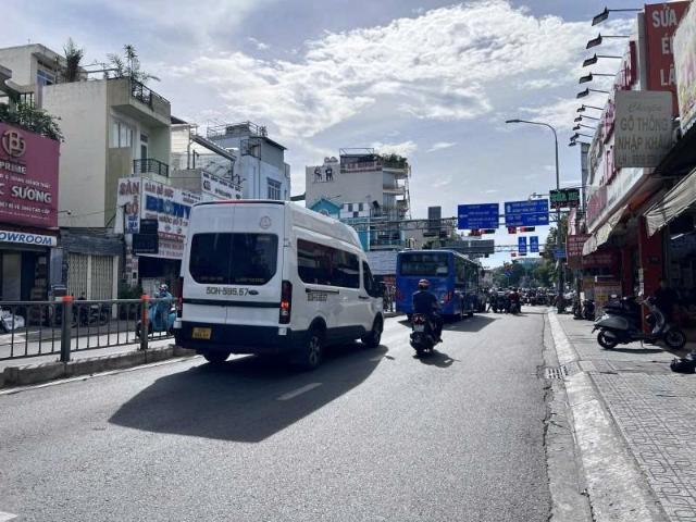 Nhà mặt phố bán