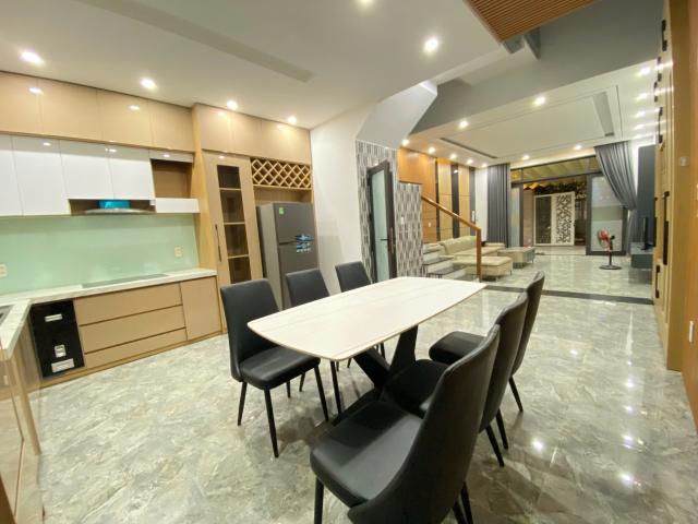 Nhà mặt phố bán