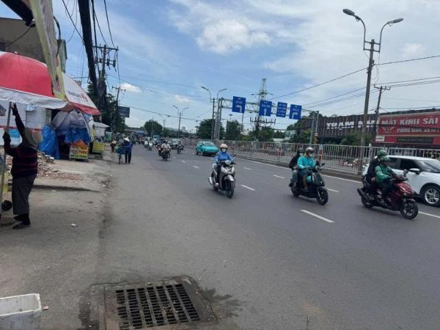 Nhà mặt phố bán