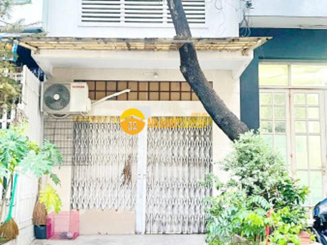 Nhà mặt phố bán