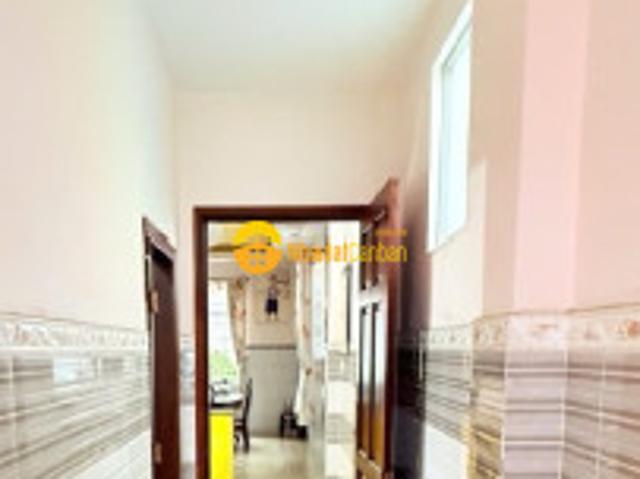 Nhà mặt phố bán