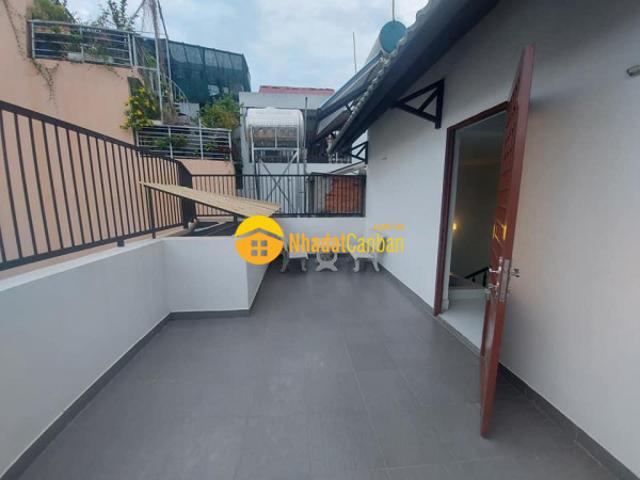 Nhà mặt phố bán