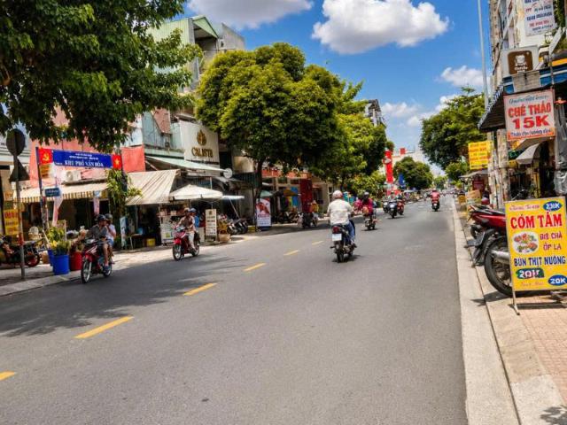 Nhà mặt phố bán