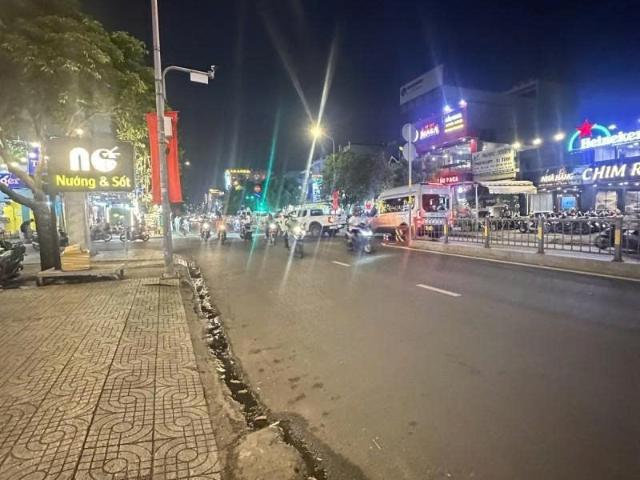 Nhà mặt phố bán