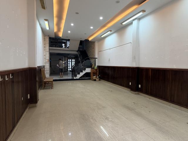 Nhà mặt phố bán