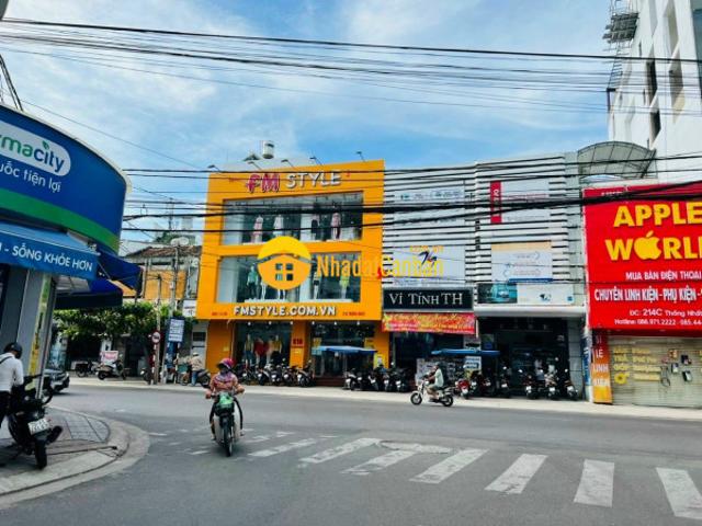 Nhà mặt phố bán