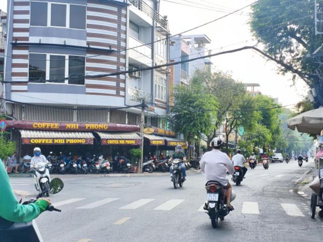 Nhà mặt phố bán