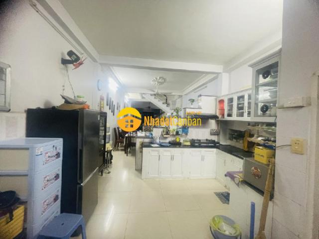 Nhà mặt phố bán