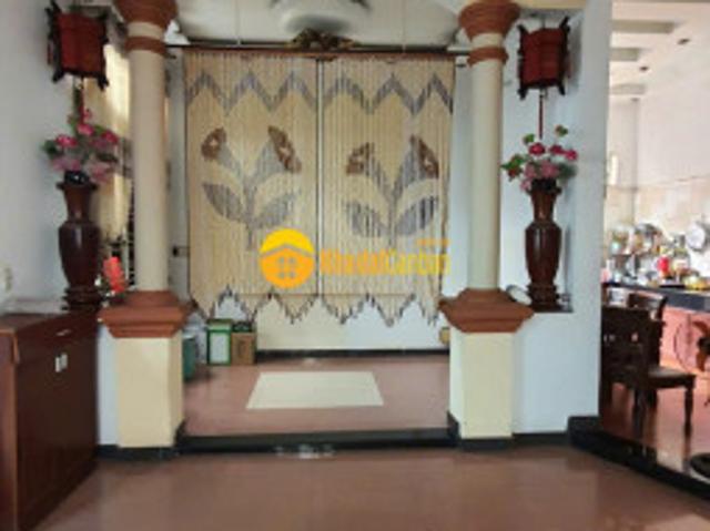 Nhà mặt phố bán