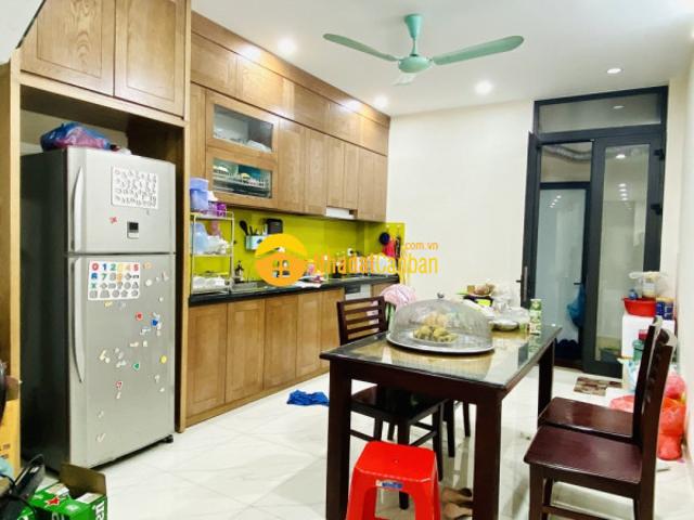 Nhà mặt phố bán