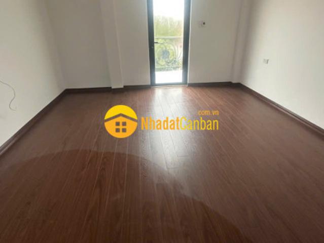 Nhà mặt phố bán
