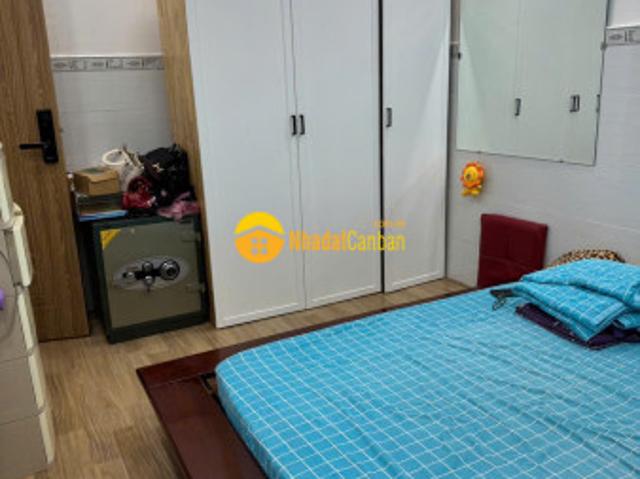 Nhà mặt phố bán