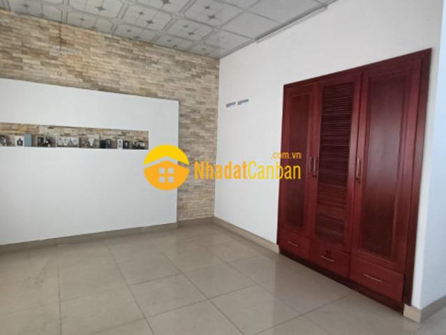 Nhà mặt phố bán