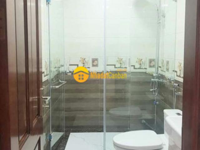 Nhà mặt phố bán