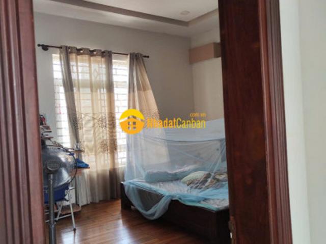 Nhà mặt phố bán