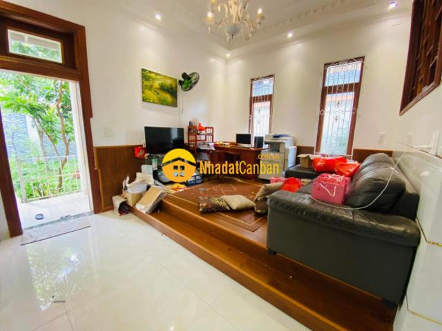 Nhà mặt phố bán
