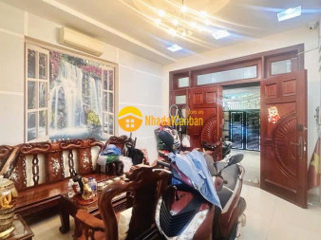 Nhà mặt phố bán
