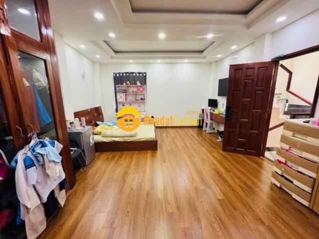 Nhà mặt phố bán