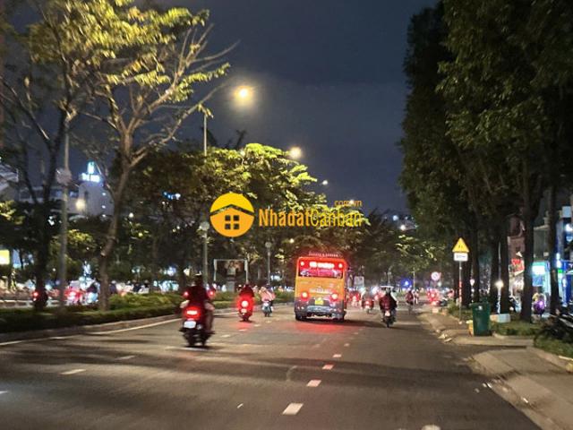 Nhà mặt phố bán