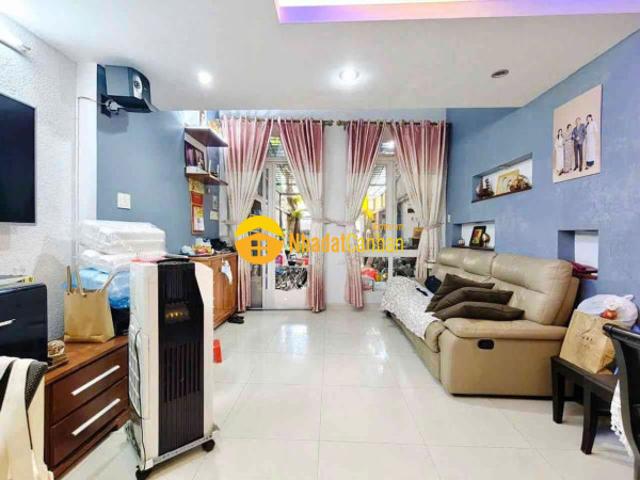 Nhà mặt phố bán