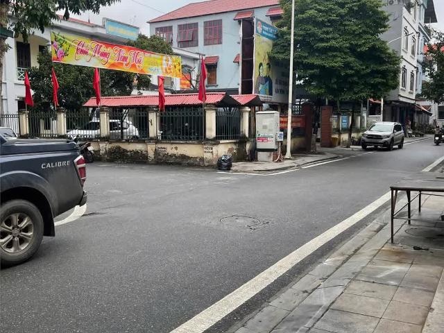 Nhà mặt phố bán