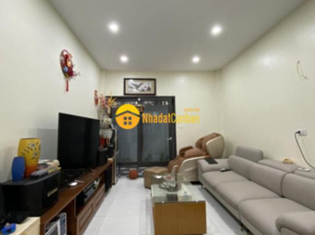 Nhà mặt phố bán
