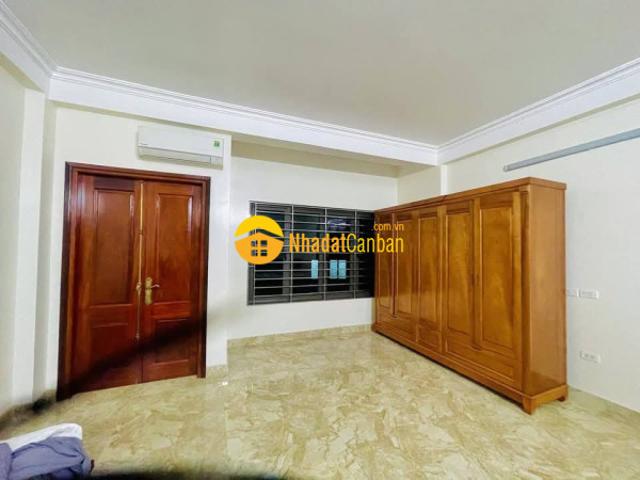 Nhà mặt phố bán