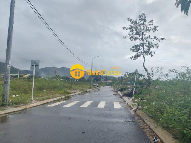 Nhà mặt phố bán