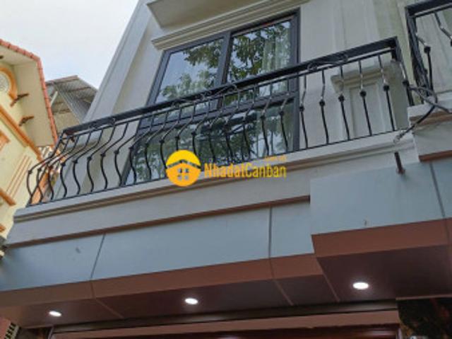 Nhà mặt phố bán