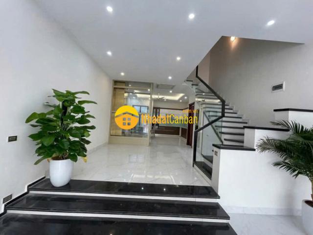 Nhà mặt phố bán