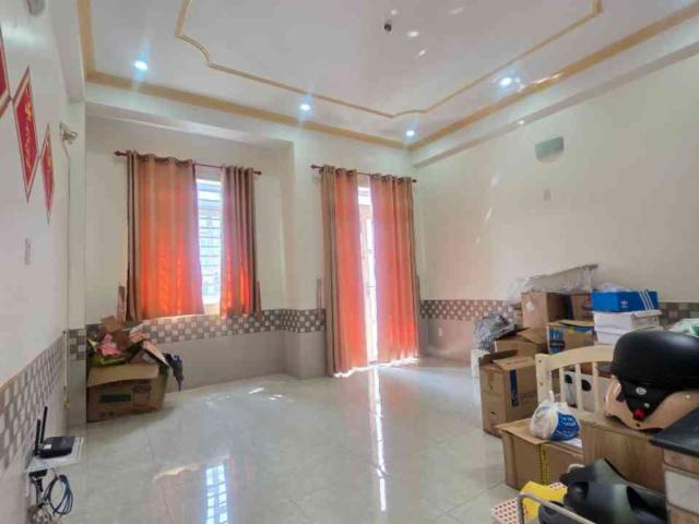 Nhà mặt phố bán