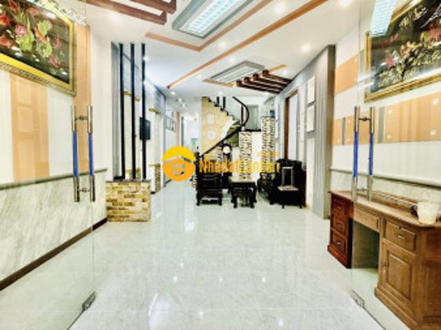 Nhà mặt phố bán