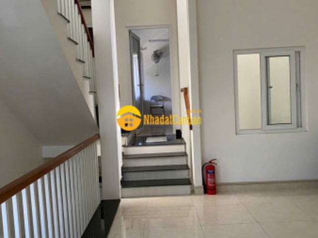Nhà mặt phố bán