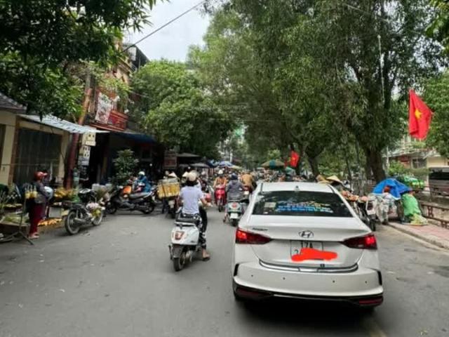 Nhà mặt phố bán