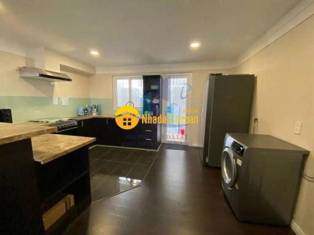 Nhà mặt phố bán