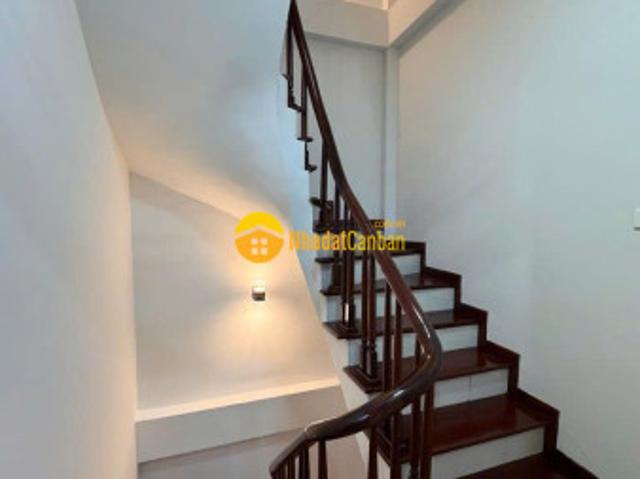 Nhà mặt phố bán