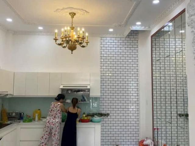Nhà bán tại Khuôn viên UBND Thành phố Hồ Chí Minh, Thành phố Hồ Chí Minh