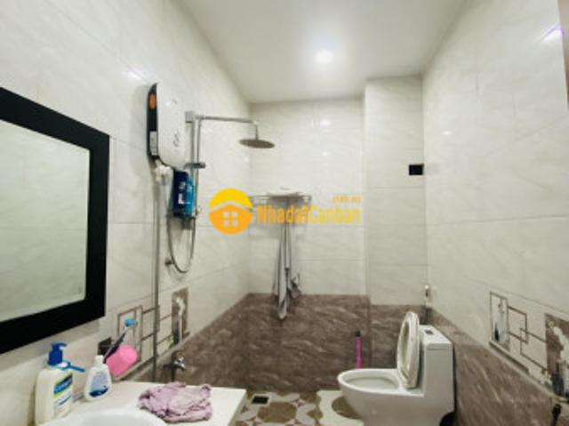 Nhà mặt phố bán