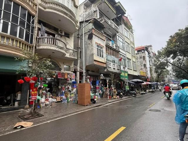 Nhà mặt phố bán tại Hoàn Kiếm, Hà Nội