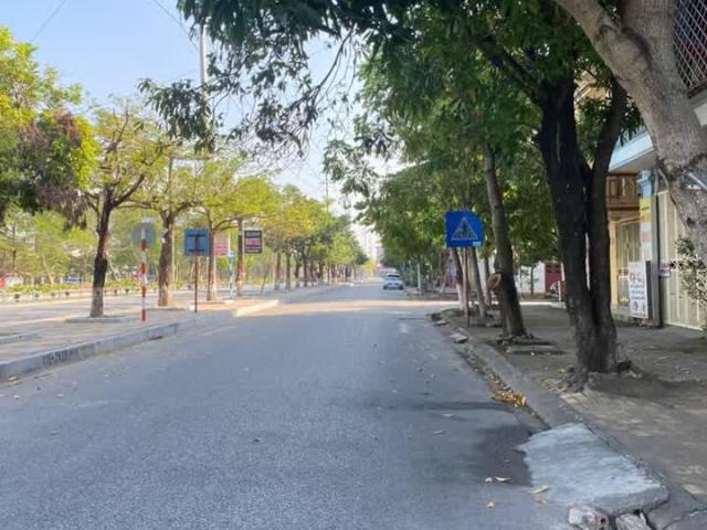 Nhà mặt phố bán