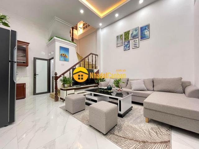 Nhà mặt phố bán