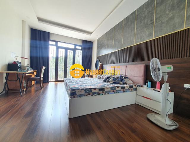 Nhà mặt phố bán