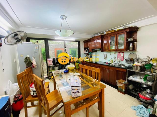 Nhà mặt phố bán