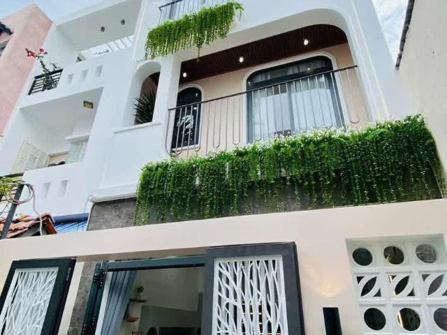 Nhà mặt phố bán